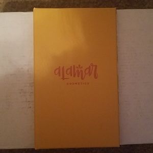 Alamar Cosmetics Reina del Caribe eye palette